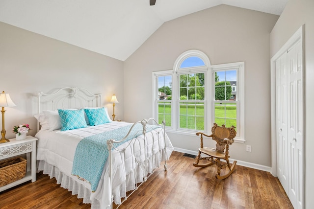 124 Mabry Dr, Murfreesboro, TN 37127 - bedroom featuring vaulted ceiling, wood finished floors, baseboards, a closet, and ceiling fan