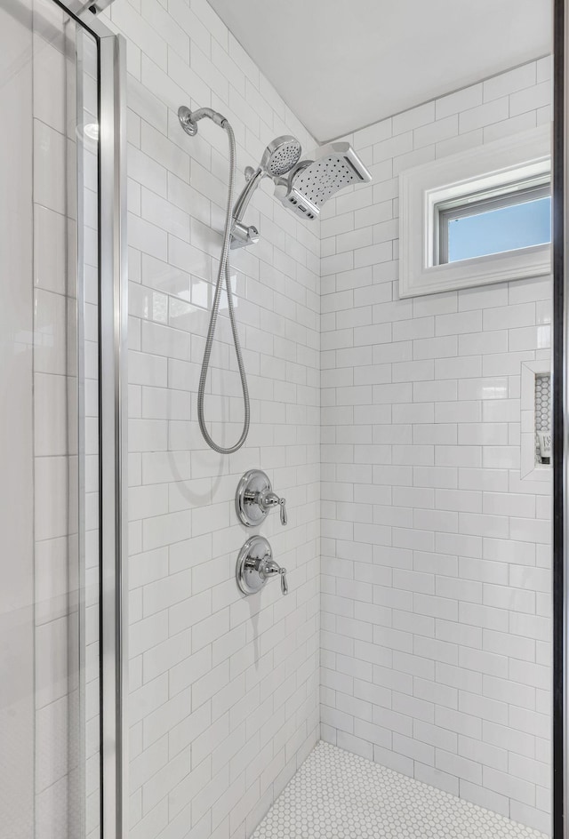 2734 Lakeland Dr, Nashville, TN 37214 - bathroom featuring a shower stall