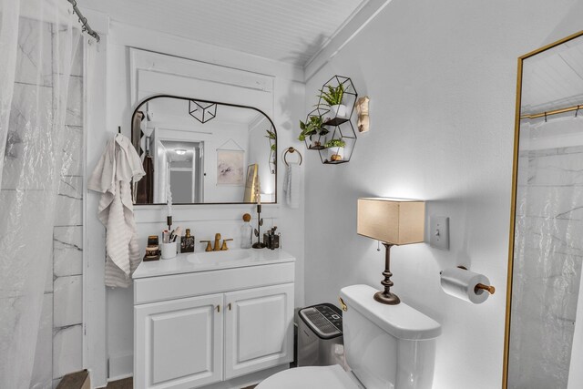 2106 Tunnel Blvd, Chattanooga, TN 37406 - bathroom featuring vanity, toilet, and a shower with shower curtain