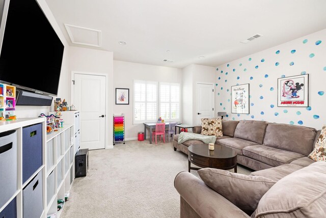 6050 Huntmere Ave, Franklin, TN 37064 - living area featuring baseboards, light carpet, and wallpapered walls