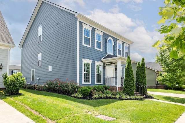 6050 Huntmere Ave, Franklin, TN 37064 - colonial home with a front lawn