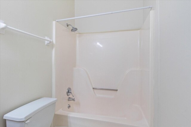 2101 Benton Hall Ct, Columbia, TN 38401 - full bathroom with toilet and bathtub / shower combination
