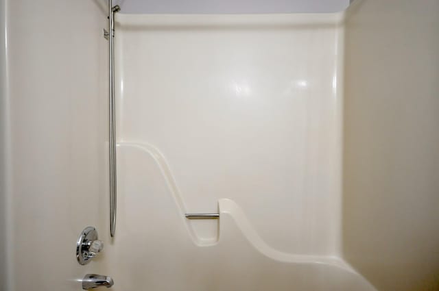 545 Donna Dr, Clarksville, TN 37042 - bathroom view of bathing tub / shower combination
