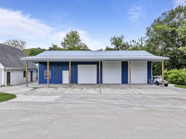 1313 Stayton Rd, Cumberland Furnace, TN 37051 - view of detached garage