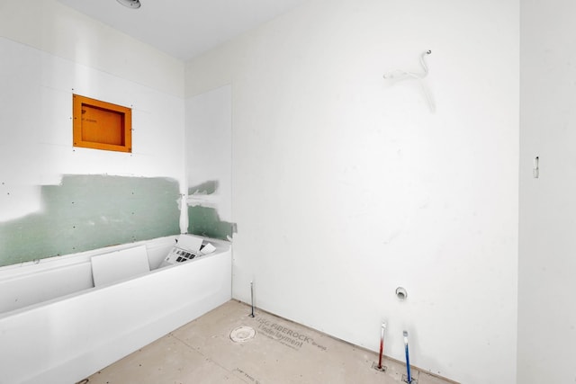 1586 Ryes Chapel Rd, Southside, TN 37171 - bathroom with a bathtub
