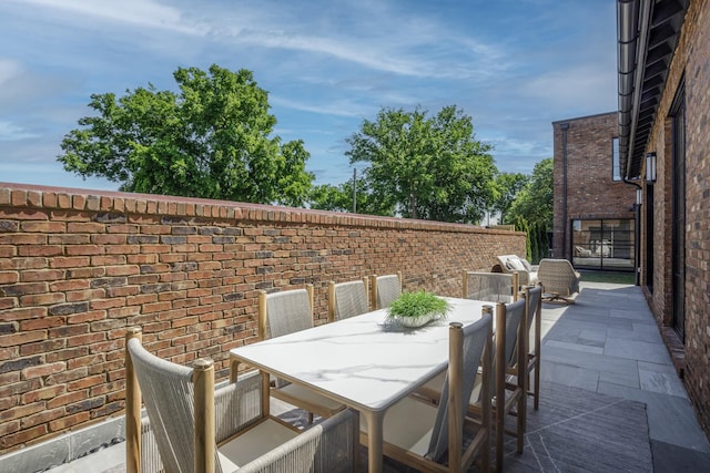 1302 Pillow St, Nashville, TN 37203 - view of patio with outdoor dining area
