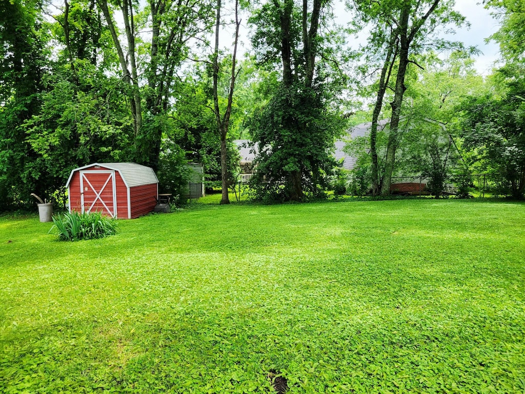 214 W Cedar St, Goodlettsville, TN 37072 - view of yard