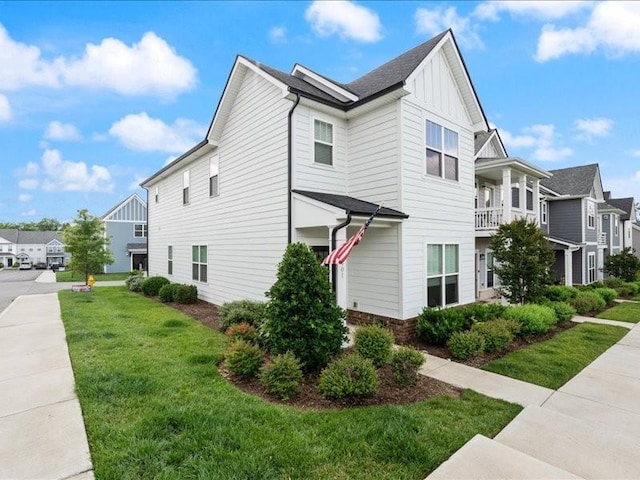 401 Queen Ln, Gallatin, TN 37066 - view of side of property featuring a yard, board and batten siding, and a residential view
