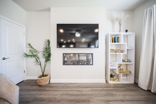 430 Burnley Way, Murfreesboro, TN 37128 - living area with wood finished floors and baseboards