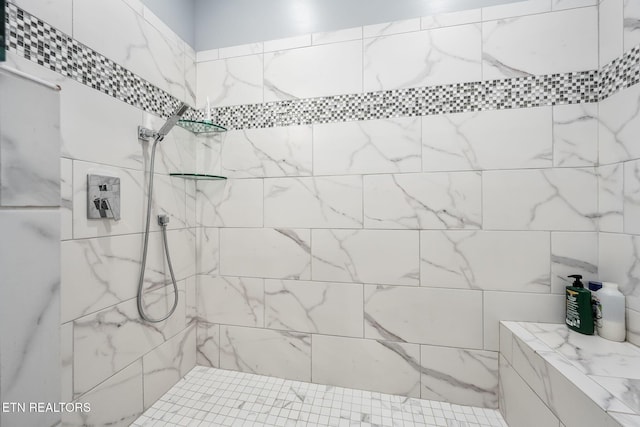 569 Station Circle Cir, Tullahoma, TN 37388 - bathroom featuring tiled shower