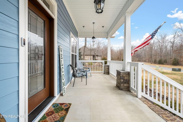 569 Station Circle Cir, Tullahoma, TN 37388 - view of covered porch