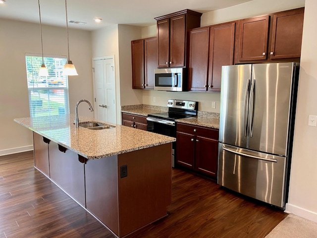 4316 Summercrest Blvd Unit 800, Antioch, TN 37013 - kitchen with appliances with stainless steel finishes, a sink, dark wood-style flooring, a center island with sink, and baseboards