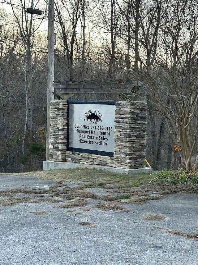 956 Fairway Dr, Saulsbury, TN 38067