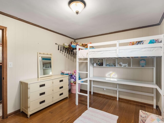 2521 Greens Mill Rd, Columbia, TN 38401 - bedroom with wood finished floors, ornamental molding, and baseboards