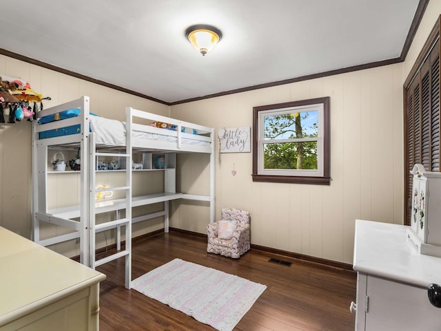 2521 Greens Mill Rd, Columbia, TN 38401 - bedroom with dark wood-style flooring, crown molding, and baseboards
