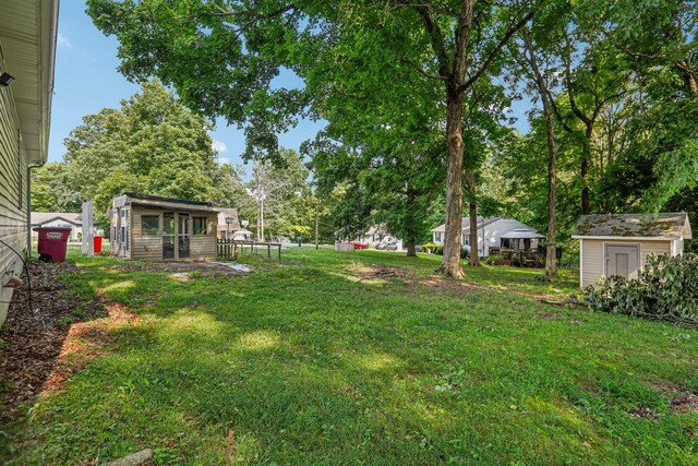 374 Treeland Dr, Clarksville, TN 37040 - photo 19