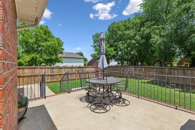 2931 Runnymeade Dr, Murfreesboro, TN 37127 - view of patio / terrace with outdoor dining space