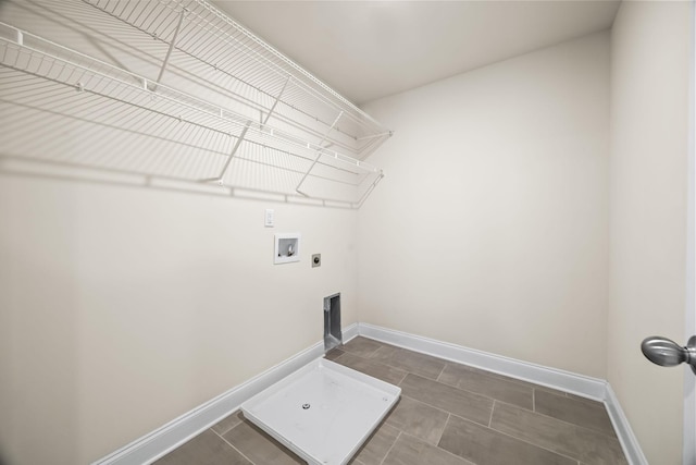700 Taylor Bend Rd, Columbia, TN 38401 - laundry room featuring hookup for a washing machine, baseboards, and electric dryer hookup