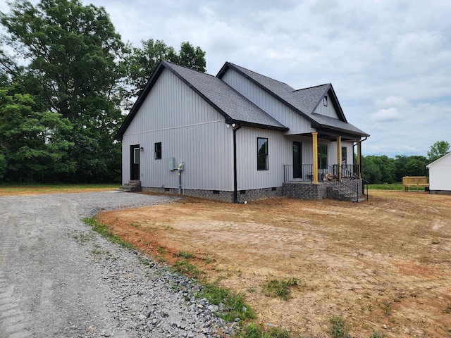 524 Pleasant Hill Rd, Lafayette, TN 37083 - view of side of property with crawl space, a porch, and roof with shingles