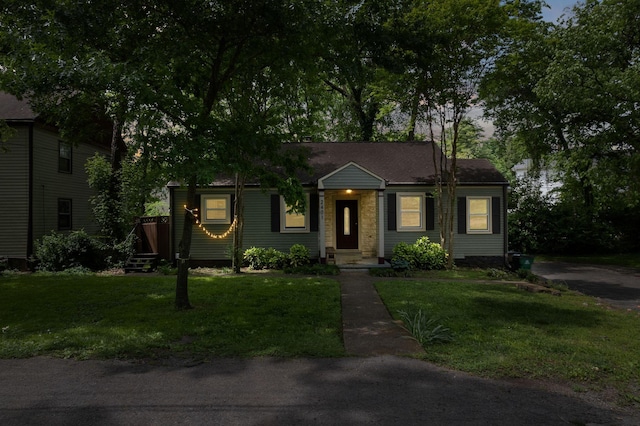 2401 Vaulx Ln, Nashville, TN 37204 - view of front of property with a front lawn