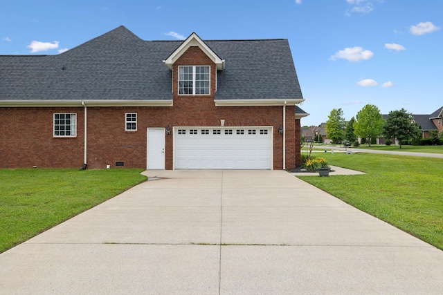 4322 Thoroughbred Ln, Murfreesboro, TN 37127 - view of side of property featuring a lawn, driveway, a garage, and a shingled roof