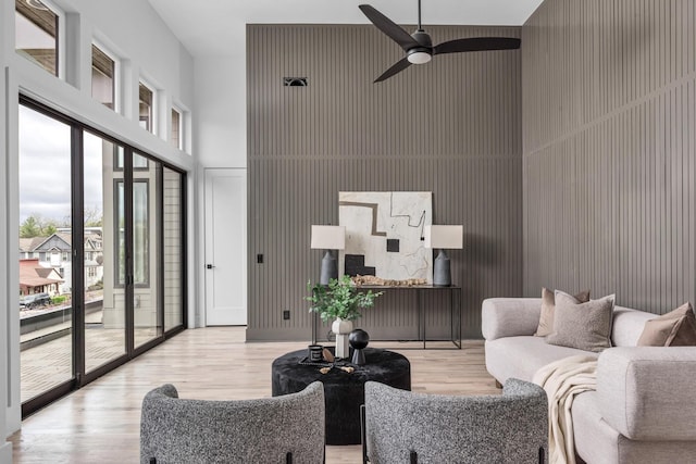 2801A W Kirkwood Ave, Nashville, TN 37204 - building lobby with a towering ceiling