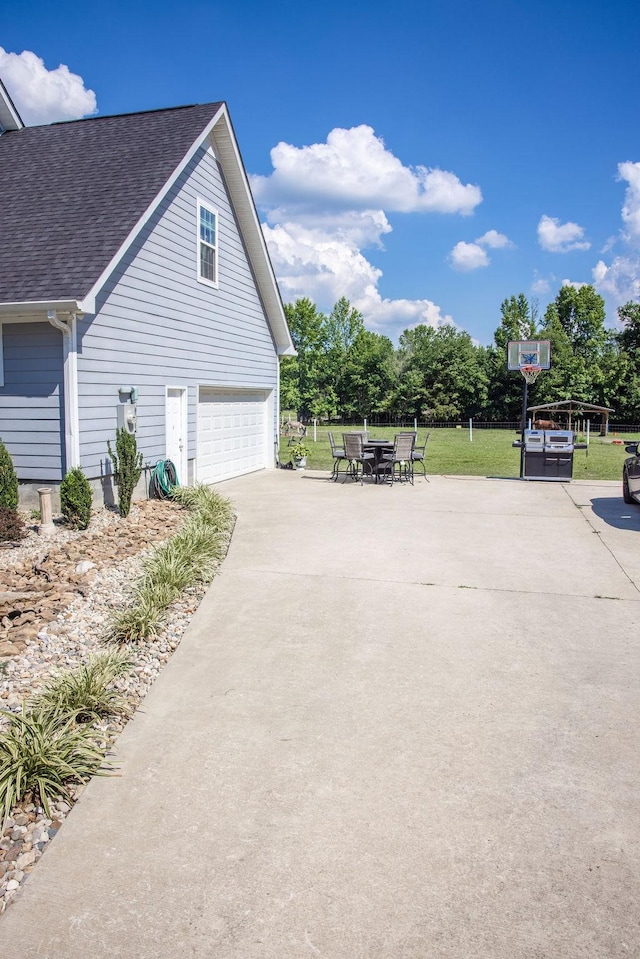 5761 Lexie Beans Creek Rd, Belvidere, TN 37306 - photo 4