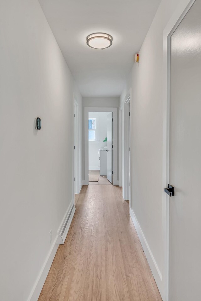 1192 Dalemere Dr, Nashville, TN 37207 - hallway featuring light wood-style flooring and baseboards