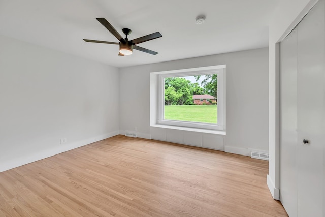 1192 Dalemere Dr, Nashville, TN 37207 - spare room with light wood finished floors, a ceiling fan, and a smoke detector