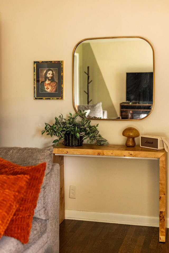 4600 Saunders Ave, Nashville, TN 37216 - detailed view of wood finished floors and baseboards