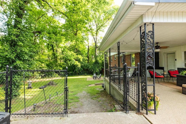 4600 Saunders Ave, Nashville, TN 37216 - view of yard with a gate and a ceiling fan