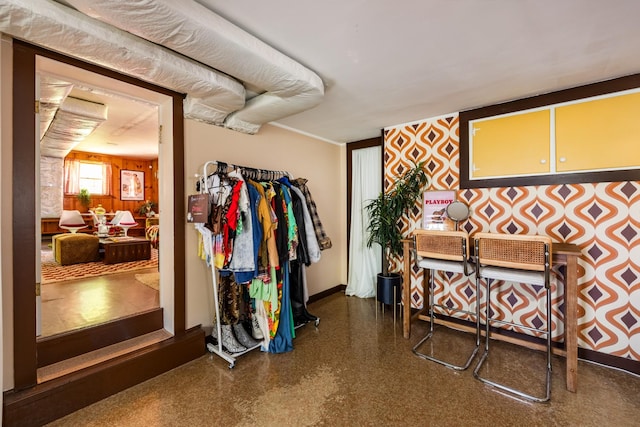 4600 Saunders Ave, Nashville, TN 37216 - living area with baseboards