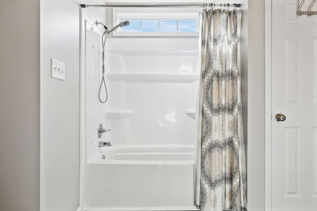 215 Azalea Dr, Oak Grove, KY 42262 - bathroom featuring shower / tub combo with curtain