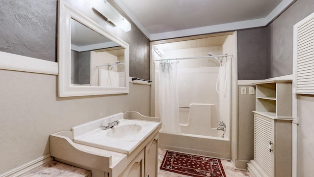1009 5th Ave W, Springfield, TN 37172 - bathroom with vanity and shower / bathtub combination with curtain