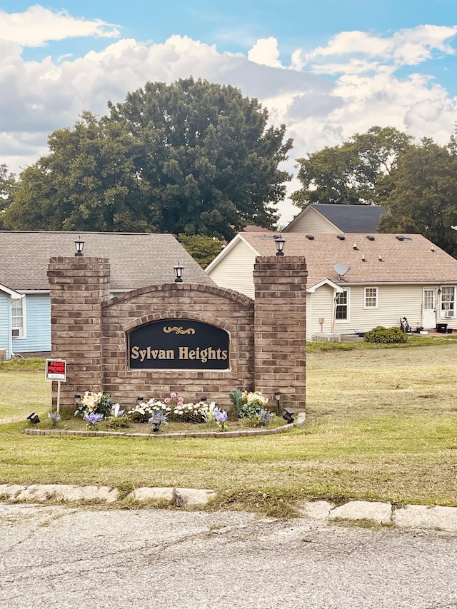 104 Solway Ct, Nashville, TN 37209 - community sign featuring a lawn