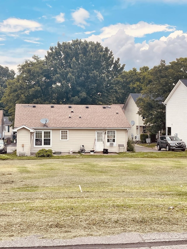 104 Solway Ct, Nashville, TN 37209 - back of property with a lawn