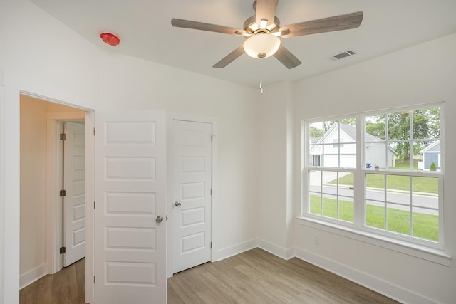 324 Fieldstone Ln, Springfield, TN 37172 - empty room featuring ceiling fan, light wood-type flooring, and baseboards