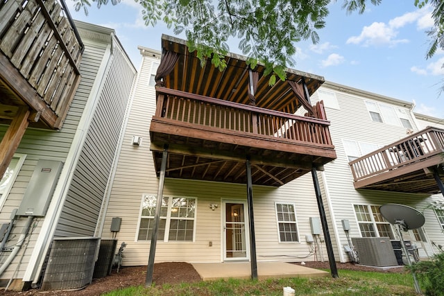 443 Lazy Creek Ln, Nashville, TN 37211 - rear view of property with a patio, central AC, and a wooden deck