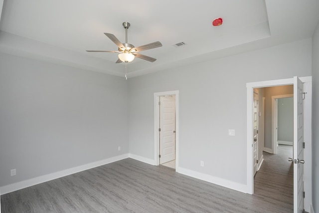 340 Fieldstone Ln, Springfield, TN 37172 - unfurnished room with ceiling fan, wood finished floors, and baseboards