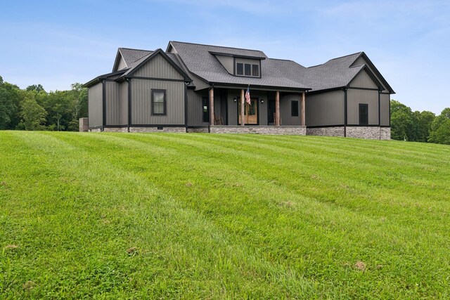 468 Olin Bean Rd, Red Boiling Springs, TN 37150 - view of front of house featuring a front yard and roof with shingles