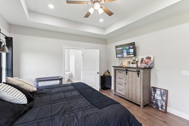 468 Olin Bean Rd, Red Boiling Springs, TN 37150 - bedroom with wood finished floors, baseboards, recessed lighting, ensuite bath, and a ceiling fan