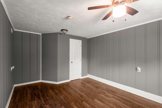 2607 Mashburn Ct, Nashville, TN 37210 - spare room featuring wood finished floors, a textured ceiling, baseboards, a decorative wall, and a ceiling fan