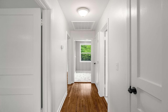 2607 Mashburn Ct, Nashville, TN 37210 - hallway featuring dark wood-type flooring and baseboards