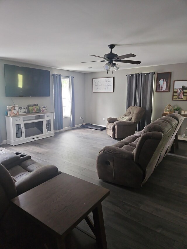 301 Stevens Cir, Lafayette, TN 37083 - photo 10