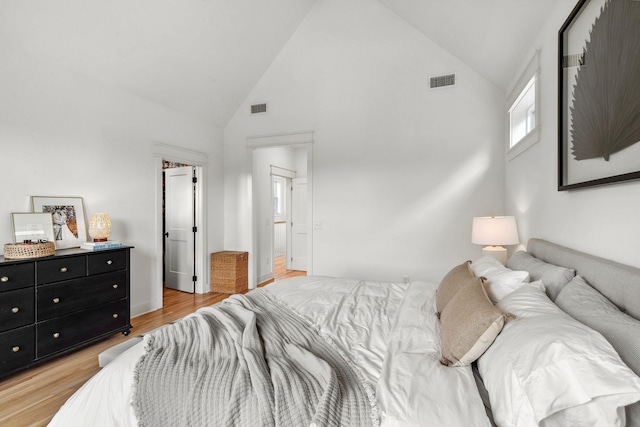 423A American Rd, Nashville, TN 37209 - bedroom featuring light wood finished floors and high vaulted ceiling