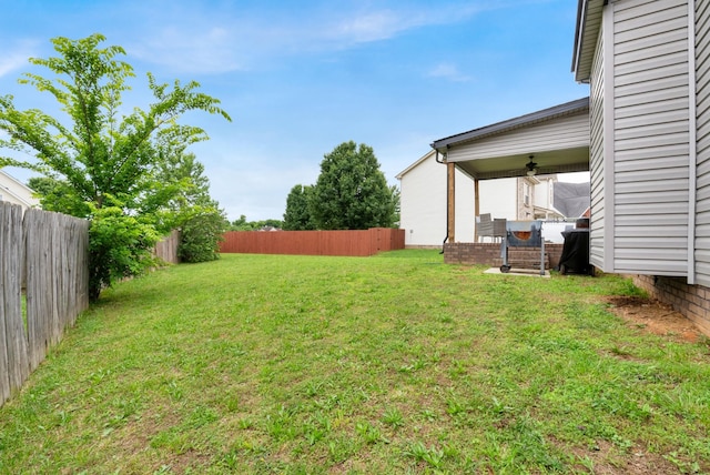 3555 Neena Ct, Clarksville, TN 37042 - view of yard featuring a ceiling fan