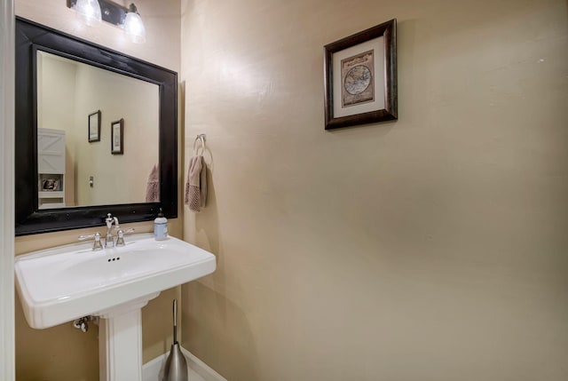 317 Ketch Cv, Hermitage, TN 37076 - bathroom featuring baseboards