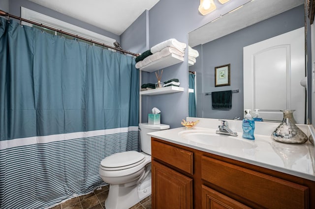 2480 Mount Lebanon Rd, Lewisburg, TN 37091 - full bath featuring toilet, vanity, and curtained shower