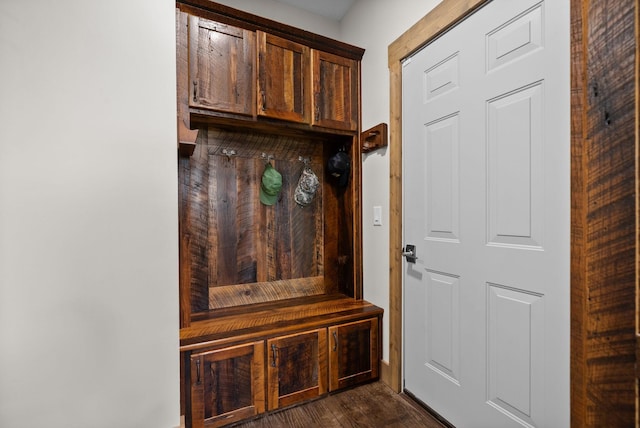 4499 Benson Rd, Springfield, TN 37172 - mudroom featuring dark wood-style floors