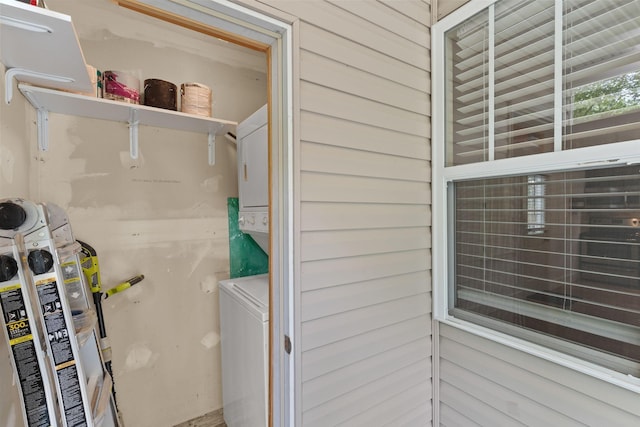 1703 Evelyn Ave, Nashville, TN 37216 - laundry area featuring stacked washing machine and dryer